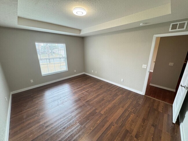 Building Photo - Spacious 4 Bedroom / 3 Bathroom Home in Davenport