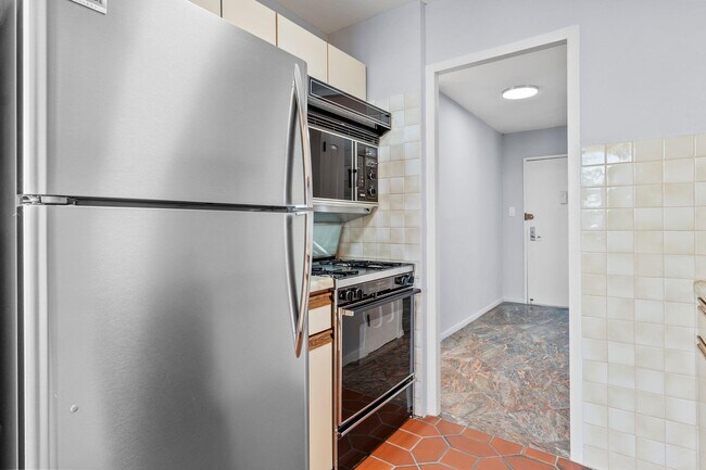 Building Photo - 6040 JFK Blvd E