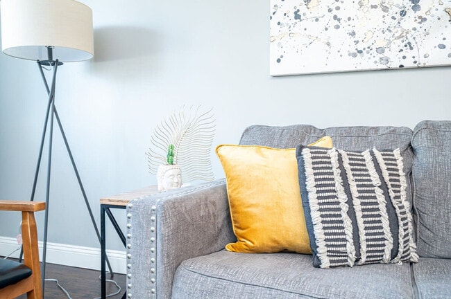 Building Photo - 215 Piedmont Ave NE