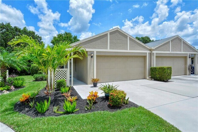 Building Photo - 220 Chartley Ct N