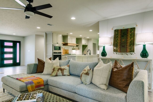 Building Photo - Palm Springs style ranch house