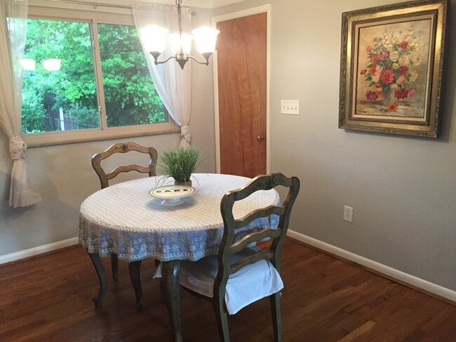 Building Photo - 9490 Wynnecrest Dr