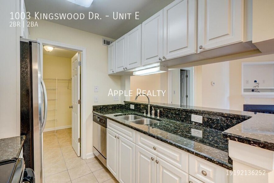 Building Photo - 1003 Kingswood Dr