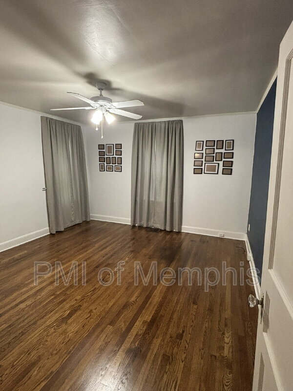 Building Photo - 579 Loeb St