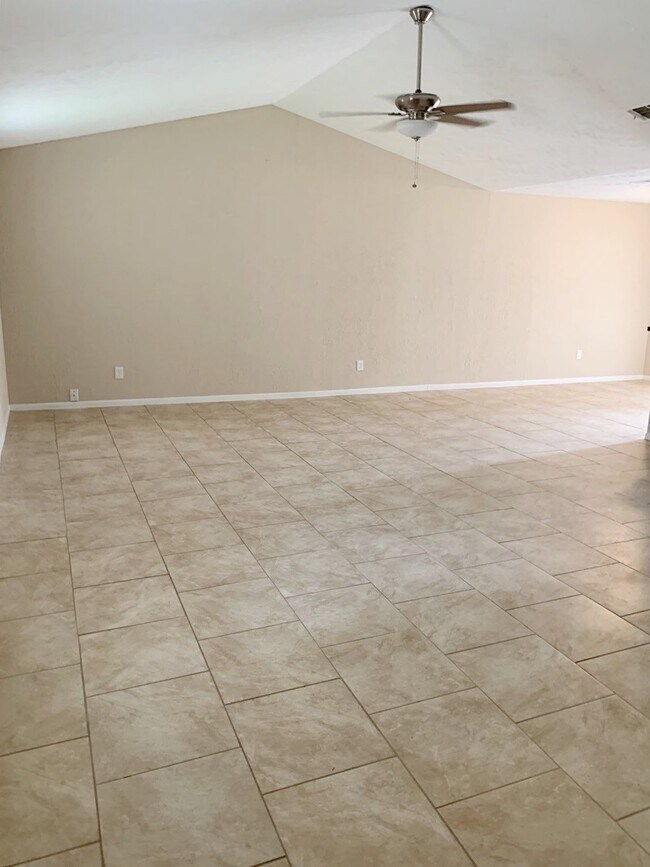 Building Photo - 2334 Marble Falls Dr