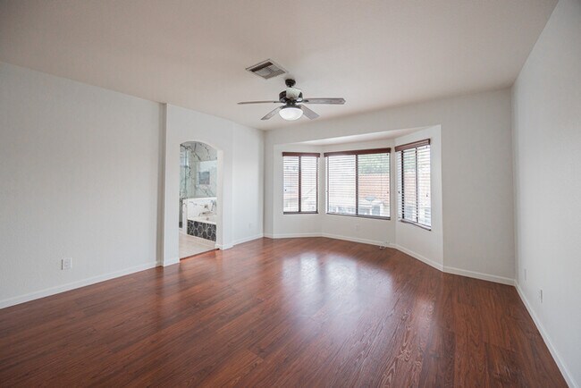 Building Photo - 11121 W Sunflower Pl