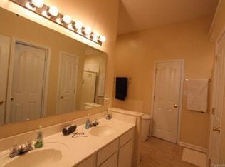 Building Photo - 12013 Evergreen Hollow Dr