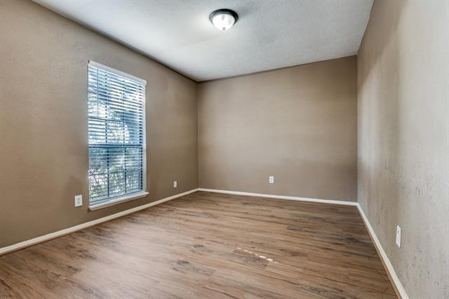 Building Photo - 801 Wood Glen