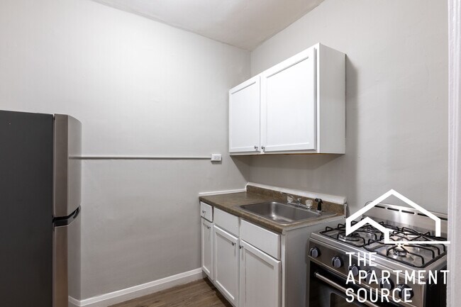 Building Photo - 5451 S Cornell Ave