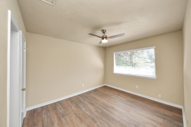 Building Photo - 20303 White Poplar Dr