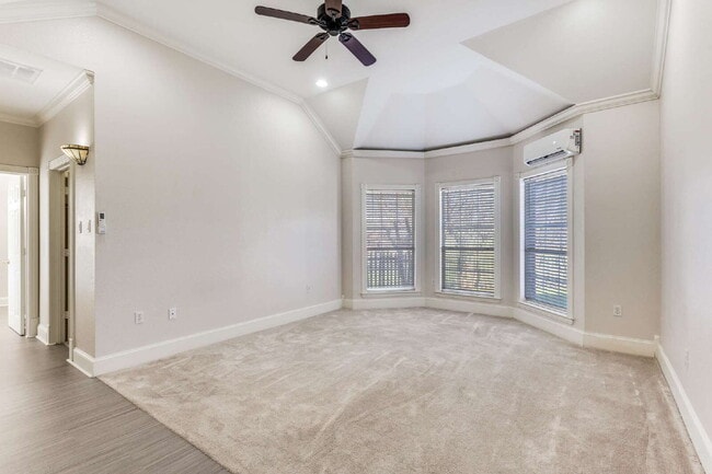 Building Photo - 3983 Peregrine Point