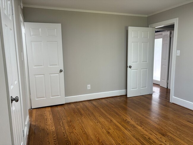Building Photo - 3 Bedroom, 3 Bathroom House in Winston-Salem!