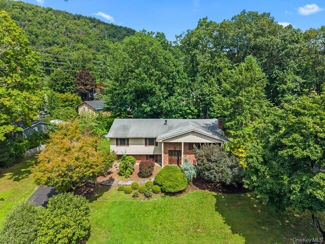 Building Photo - 44 Palisades Ct