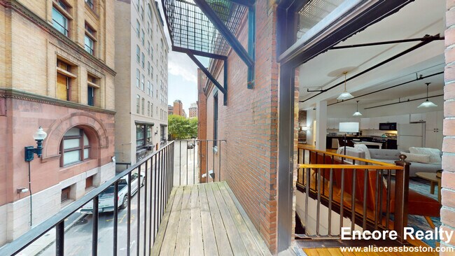 Building Photo - 19 Stanhope St