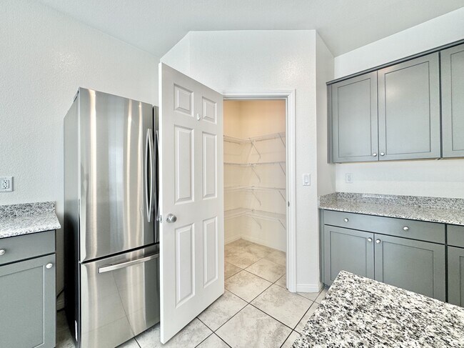 Building Photo - 4258 Tarim St