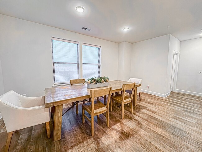 Building Photo - Modern 3 Bed 2.5 Bath End-Unit Townhome With Deck In The Landing At Cannon Branch