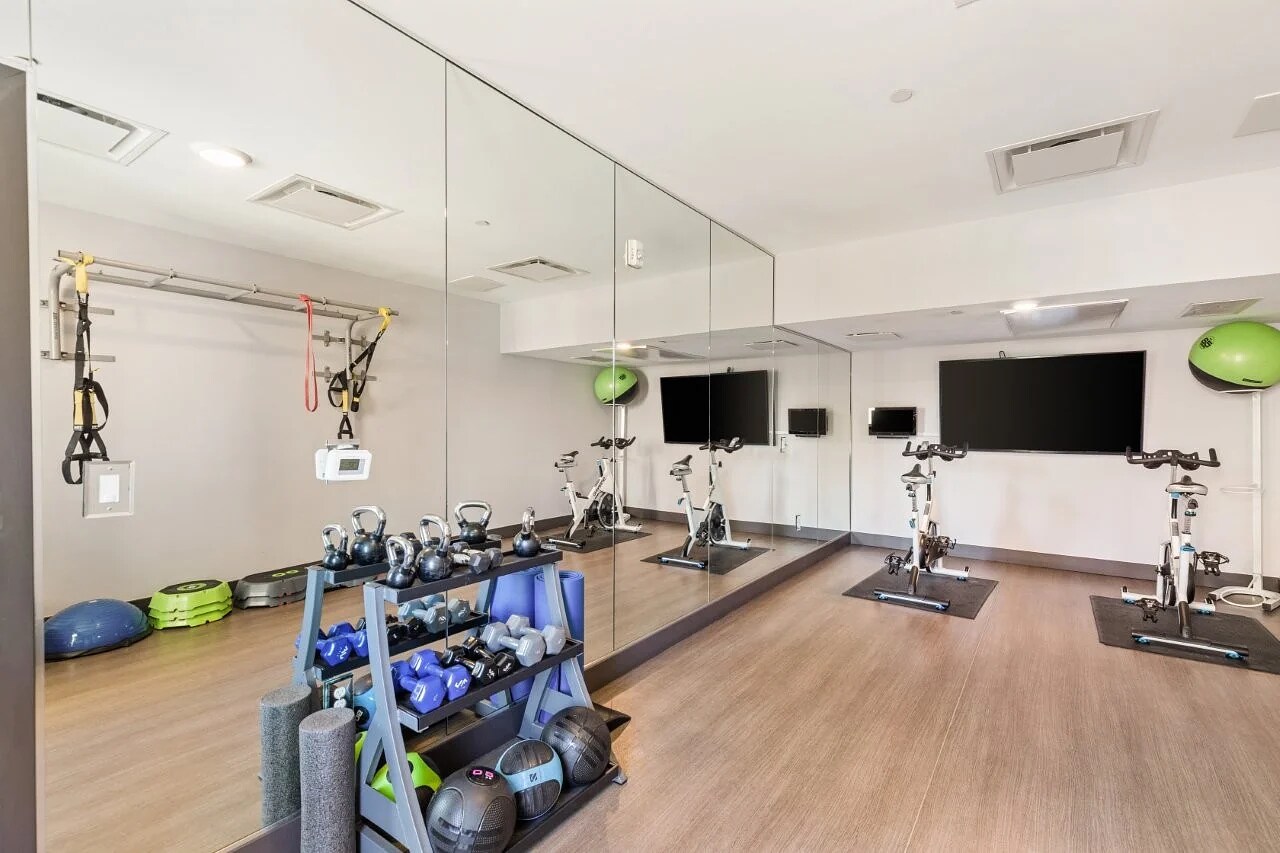 Building Photo - 2900 E 16th Ave