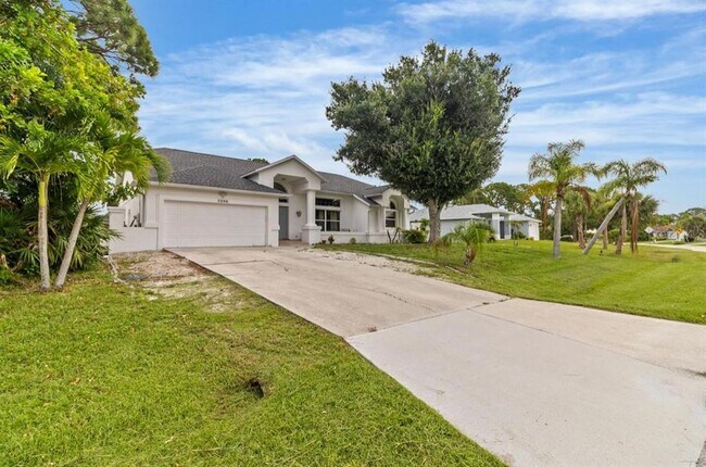 Building Photo - 1040 Bay Harbor Dr