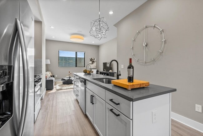 Building Photo - 122 S Ohio Ave