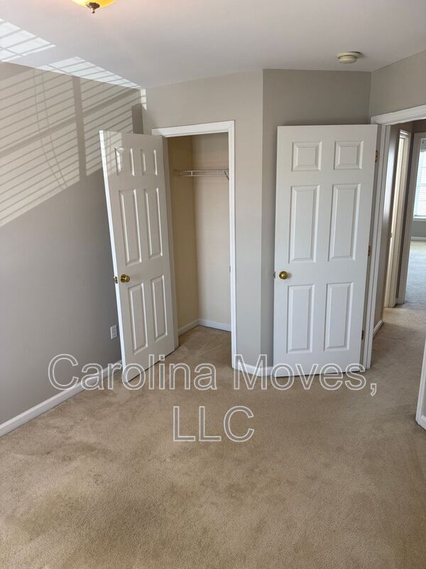 Building Photo - 733 Rock Hill Ct