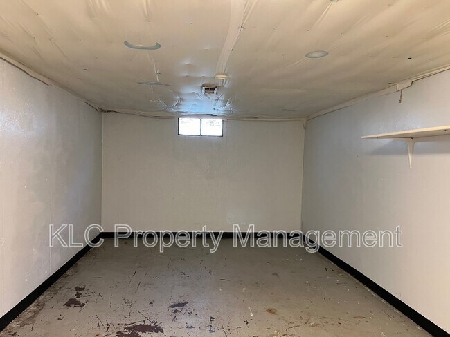 Building Photo - 1222 SW Ordnance Road