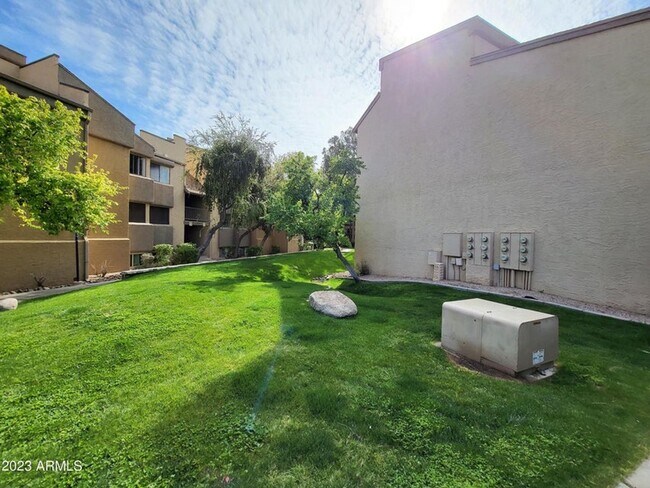 Building Photo - 2 Bedroom 2 Bathroom Hidden Shores Apartment