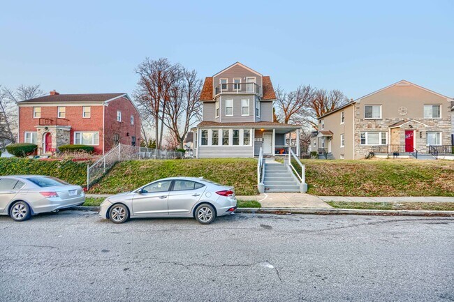 Building Photo - 4012 Fernhill Ave