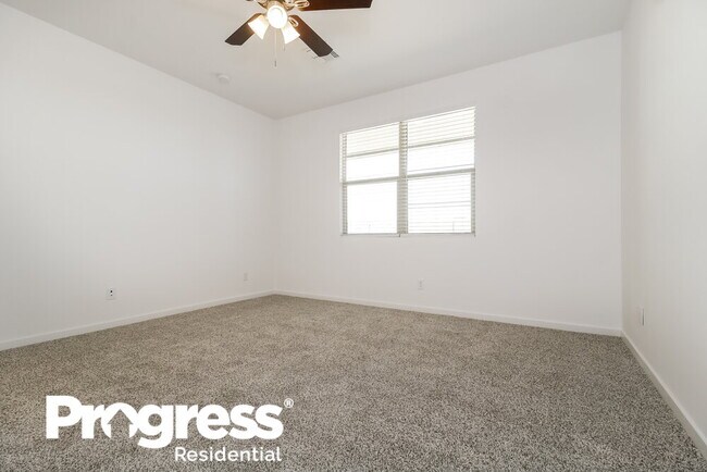 Building Photo - 5939 N 201st Ln