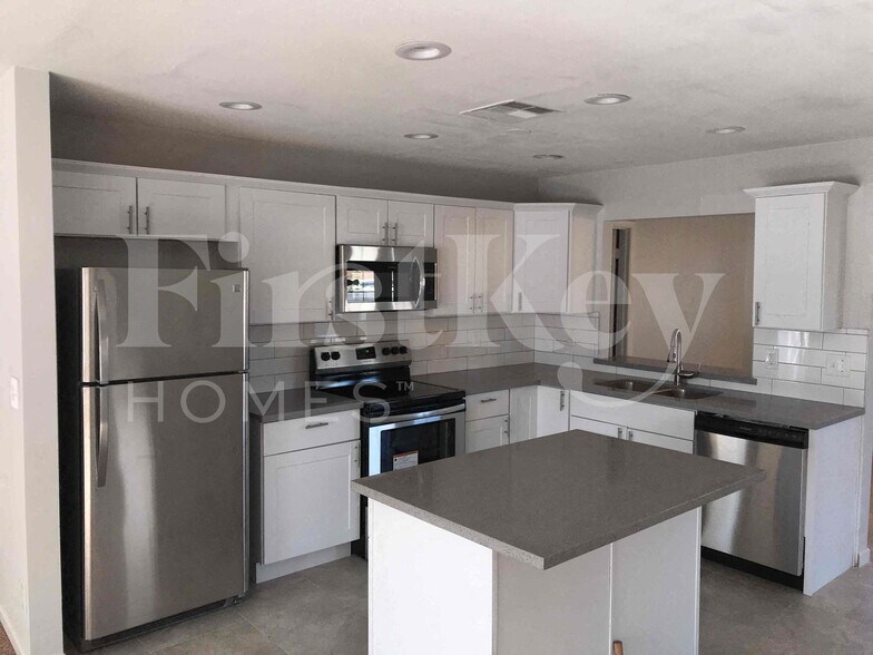 Building Photo - 9808 N 47th Ave