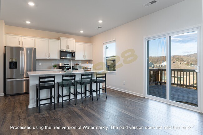 Building Photo - 96 Farmwood Ln