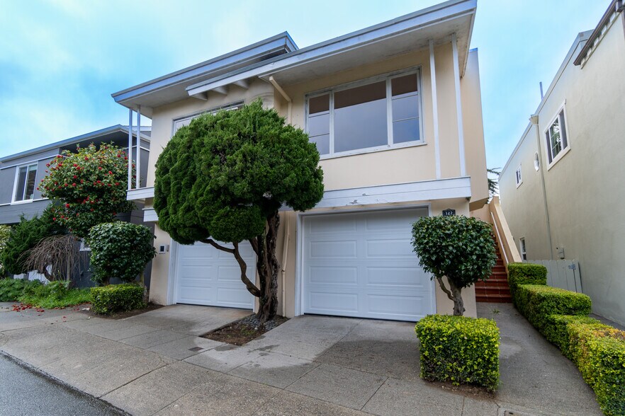 Building Photo - 127 Starview Way