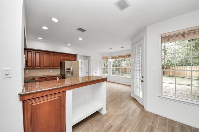 Building Photo - 103 Lakeridge Dr
