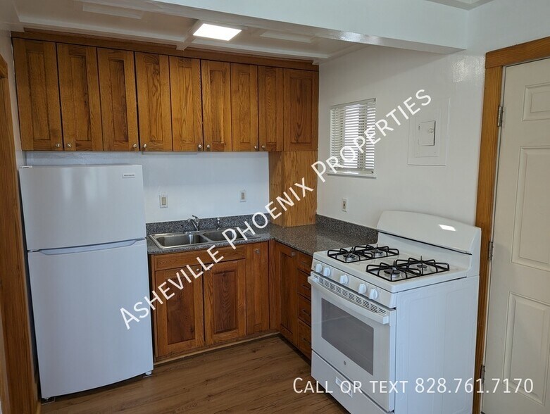 Building Photo - 25 Howland Rd