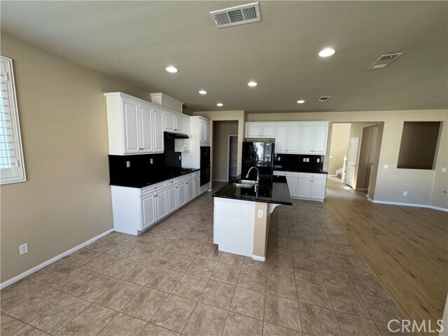 Building Photo - 5795 Berryhill Dr
