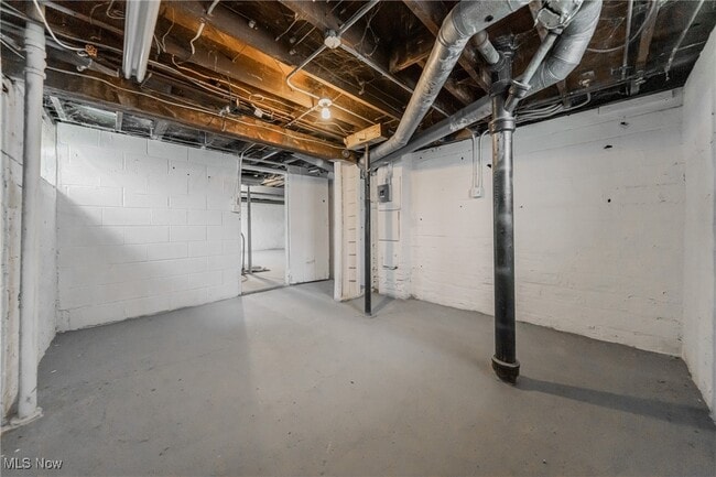 Building Photo - 1391 Avondale Rd