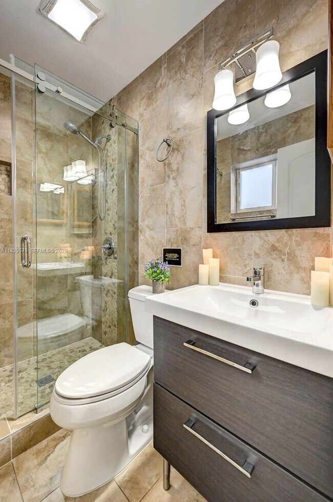 Building Photo - 1228 Johnson St