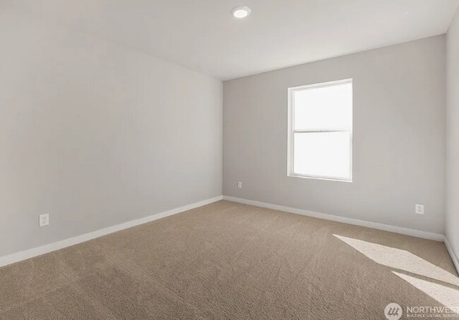 Building Photo - For rent
