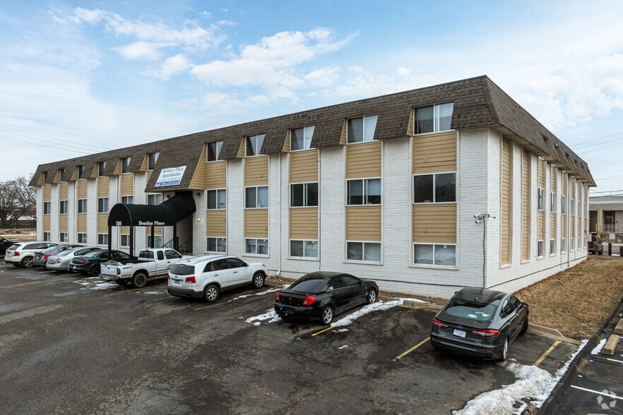 Building Photo - Bentley Place