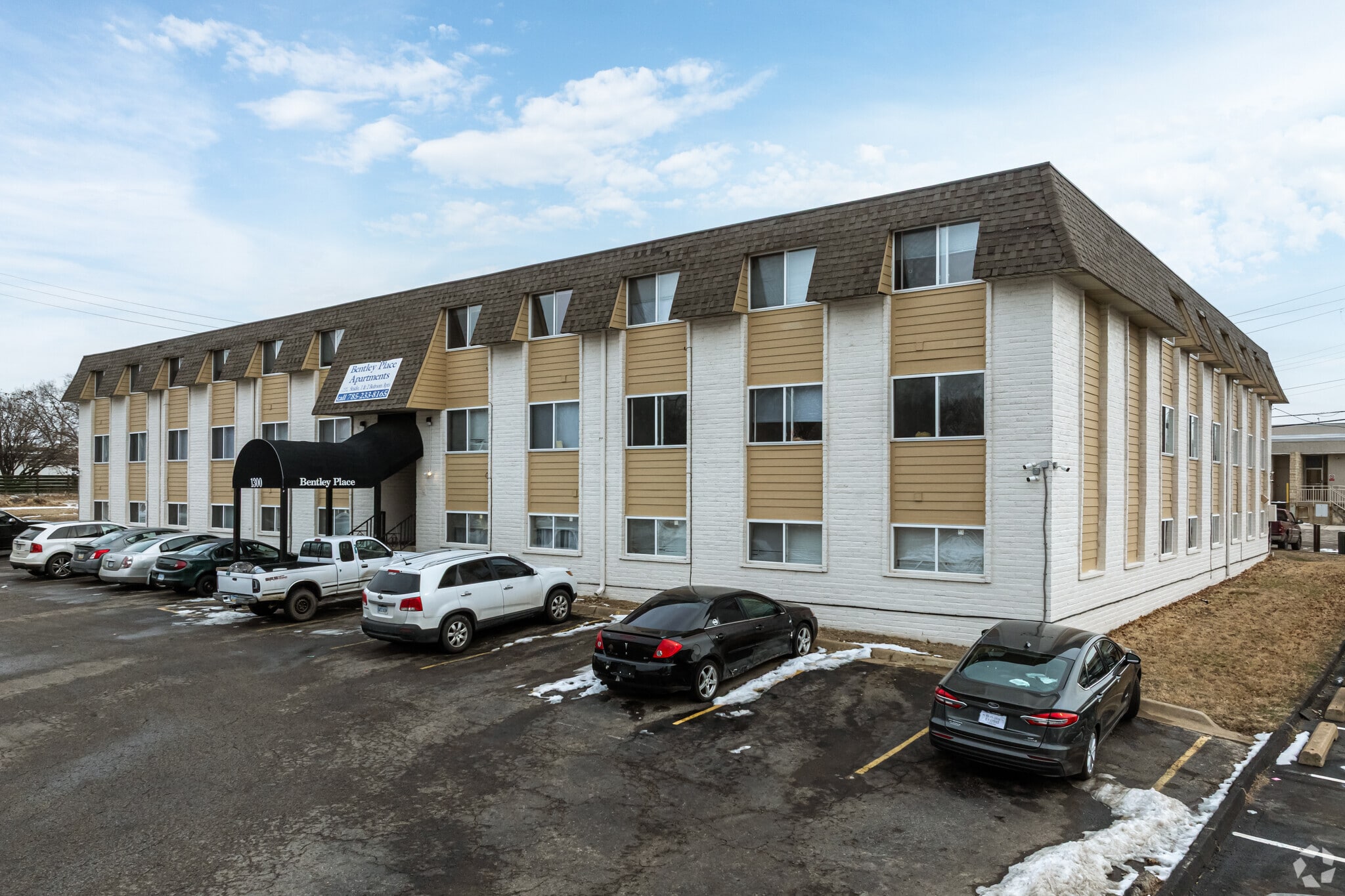 Building Photo - Bentley Place