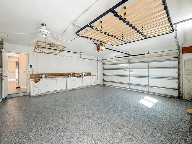 Building Photo - 2770 NE 8th Ct