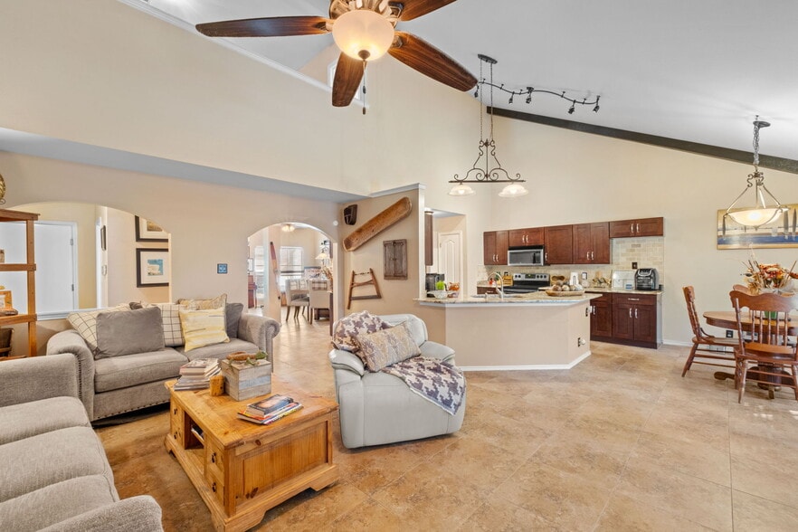 Building Photo - 12211 Hart Crest