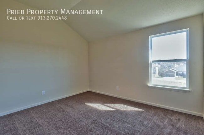 Building Photo - 318 N Ferrel St