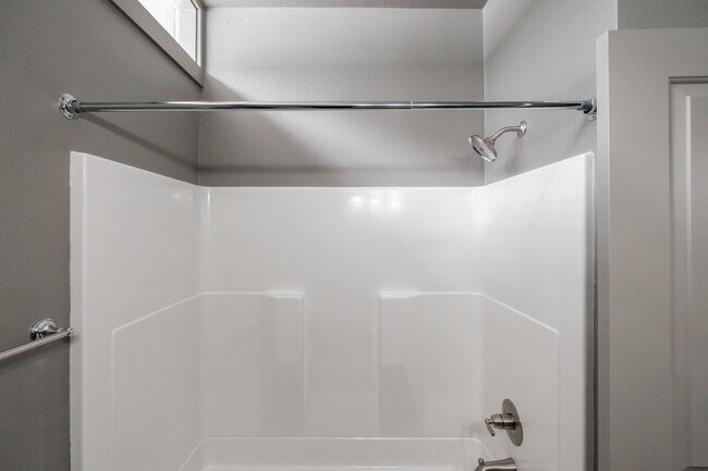 Building Photo - 837 Woodmansee Ct SE