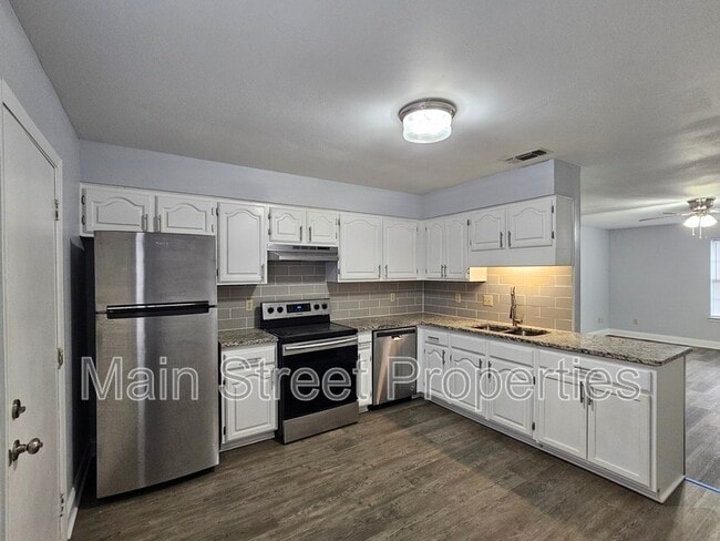 Building Photo - 6206 Woodward Ln