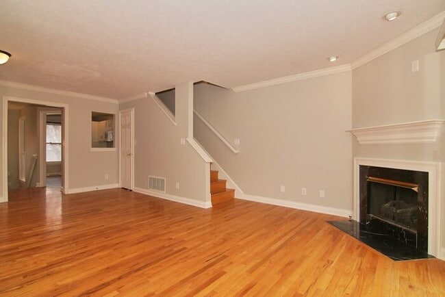 Building Photo - Beautiful Mass Ave Townhome!