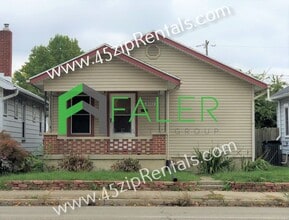 Building Photo - Belmont Ranch with LOTS of Space!