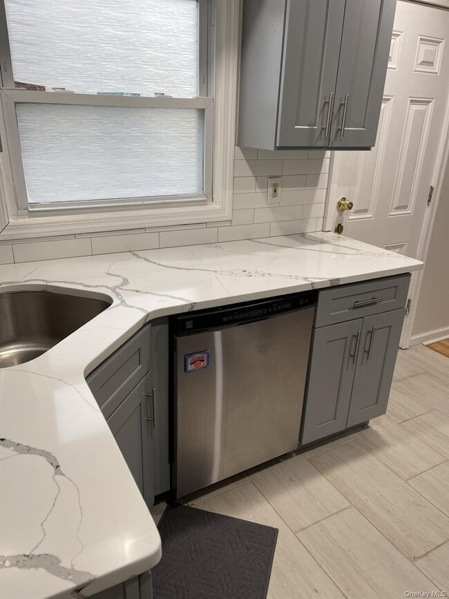 Building Photo - 278 Devonshire Dr