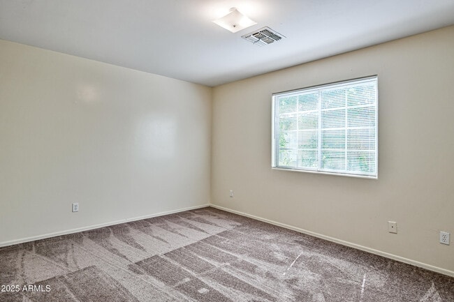 Building Photo - 2243 W Morten Ave