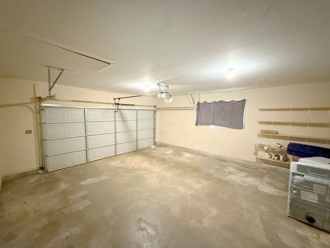 Building Photo - 206 Skyline Rd