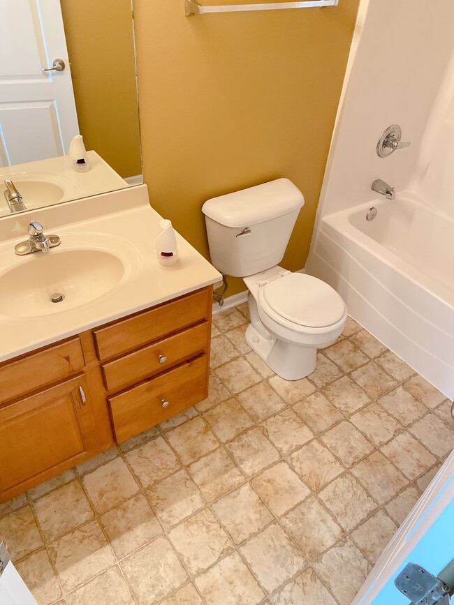 Building Photo - Beautiful 3 bed, 2 bath house at $2095 *PR...
